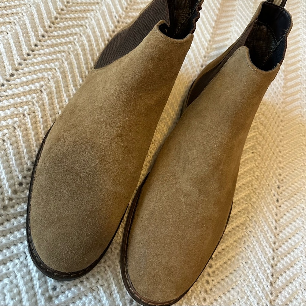 Men’s Crown Vintage Tan Chelsea Boots Suede Elastic Panels -size 9